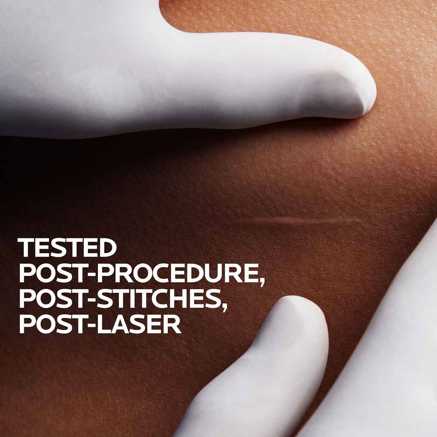 cicaplast-gel-b5-skin-protectant-i4 06-cicaplast-gel-model-1500x1500.jpg